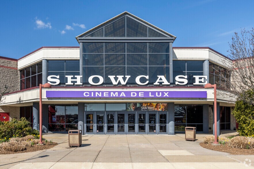 1001 Broad Hollow Rd, Farmingdale, NY for sale - Primary Photo - Image 1 of 8