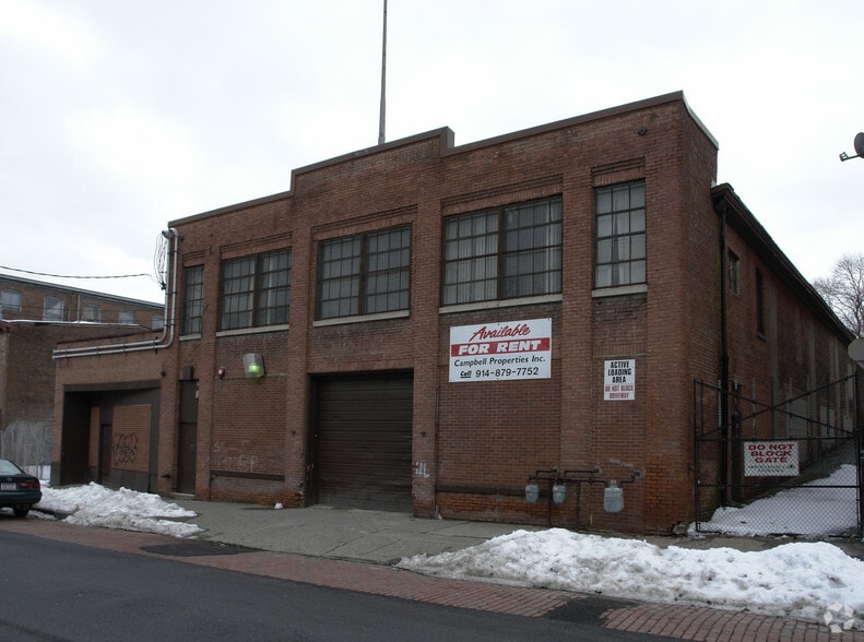 337-341 Liberty St, Newburgh, NY for lease - Building Photo - Image 1 of 7
