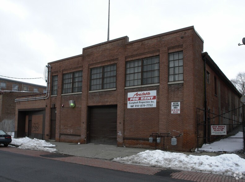 337-341 Liberty St, Newburgh, NY à louer - Photo du bâtiment - Image 1 de 7