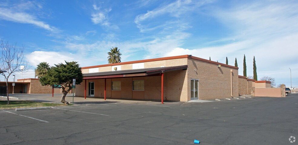2407 W Picacho Ave, Las Cruces, NM à louer - Photo du bâtiment - Image 3 de 4