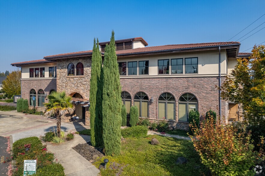 17565 SW Handley St, Sherwood, OR à louer - Photo du bâtiment - Image 1 de 4