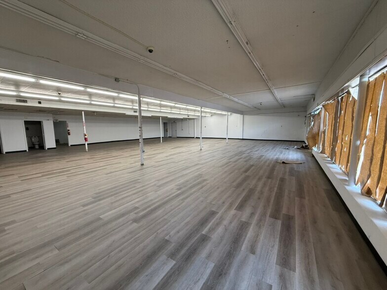 3984 Lawrenceville Hwy, Tucker, GA à louer - Photo du bâtiment - Image 2 de 9