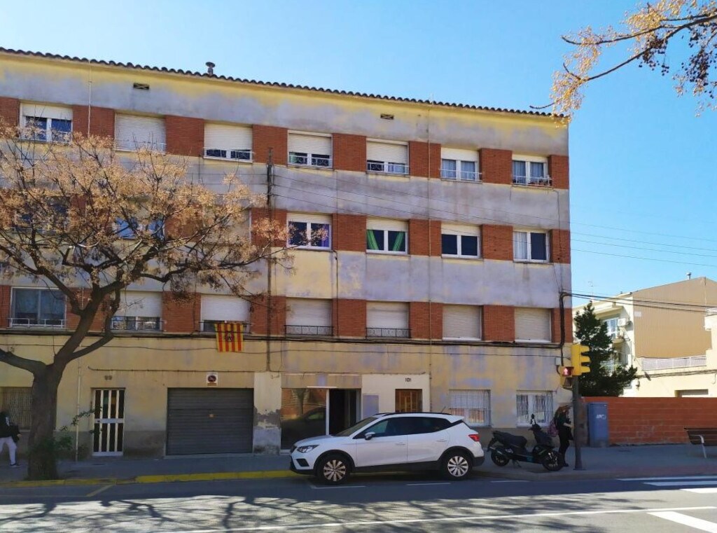 Multifamily in Sant Vicenç de Castellet, Barcelona for sale Primary Photo- Image 1 of 3