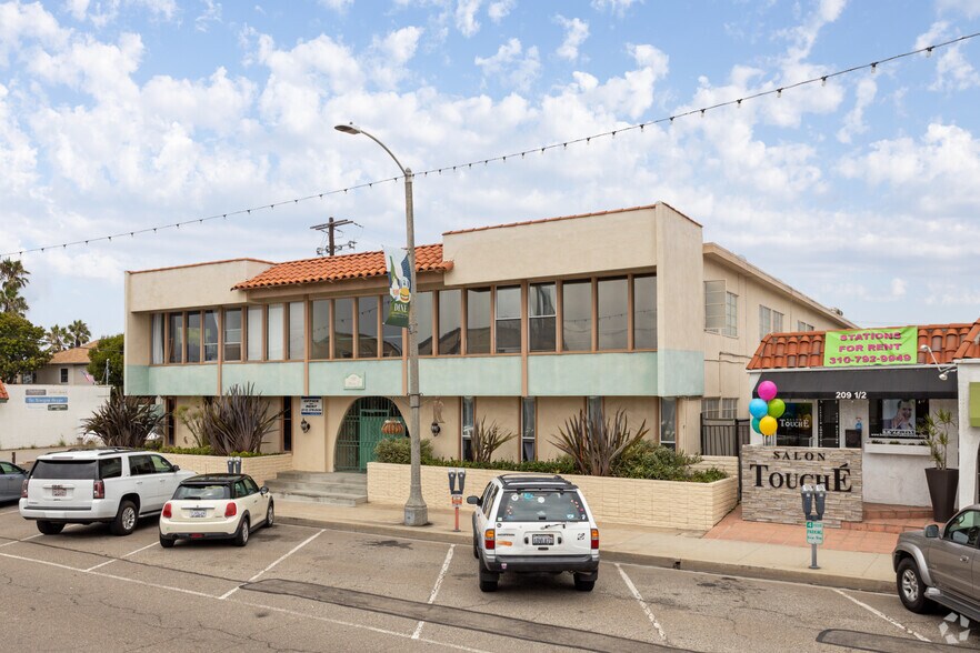 205 Avenue I, Redondo Beach, CA à louer - Photo du bâtiment - Image 3 de 9