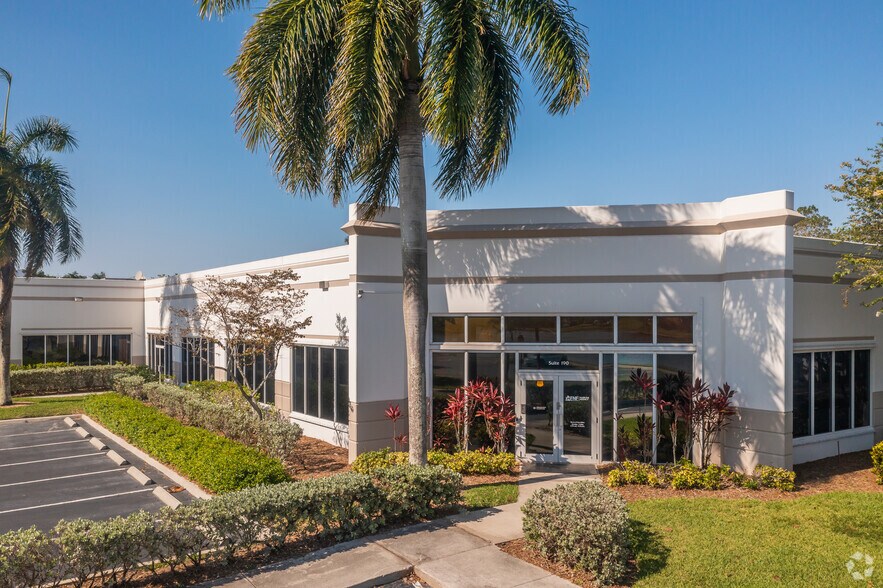 13800 NW 14th St, Sunrise, FL à louer - Photo du bâtiment - Image 2 de 6