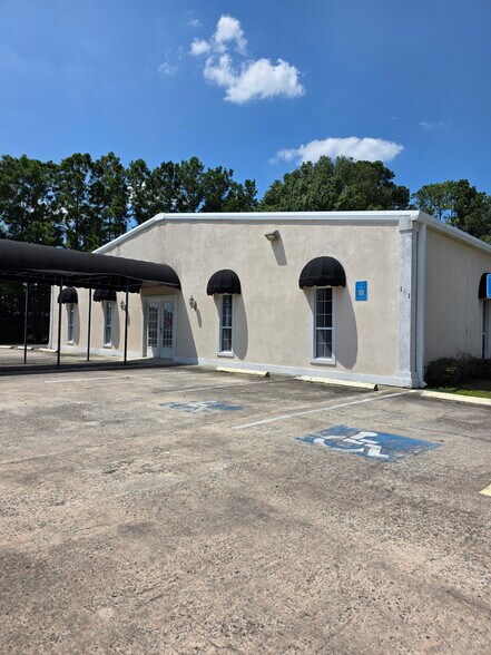 161 Knight Avenue Cir, Waycross, GA à louer - Photo du bâtiment - Image 1 de 1