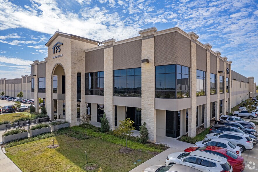15709 Impact Way, Pflugerville, TX à louer - Photo du bâtiment - Image 2 de 7
