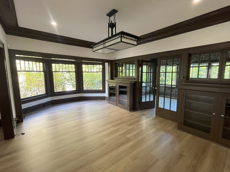 658 S Bronson Ave, Los Angeles, CA à louer - Photo du bâtiment - Image 3 de 22