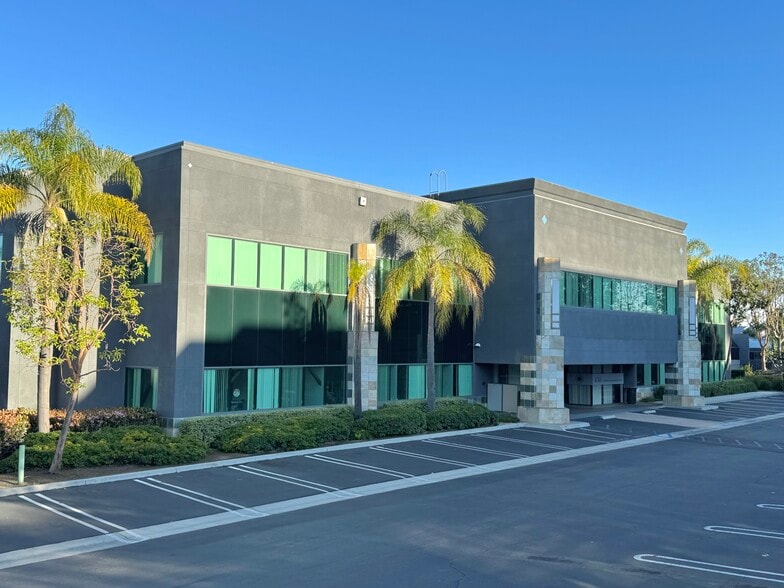 440 S Melrose Dr, Vista, CA for lease - Building Photo - Image 1 of 19