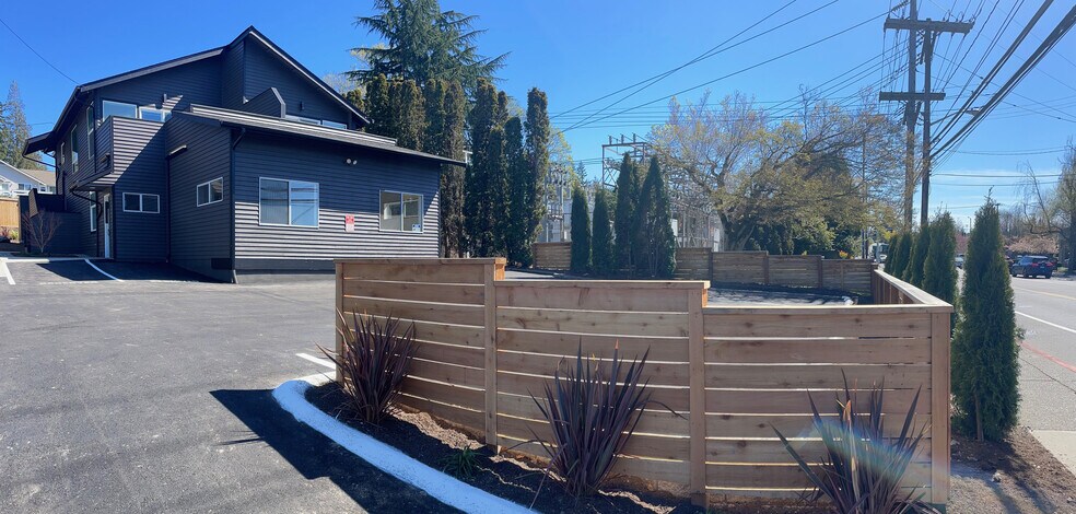 906 6th St S, Kirkland, WA à louer - Photo du bâtiment - Image 2 de 3