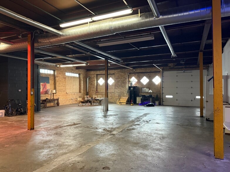 4100 W Chicago Ave, Chicago, IL for lease - Interior Photo - Image 3 of 9