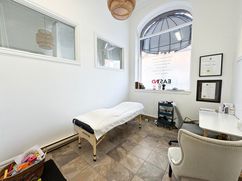 15 Alma St, Moncton, NB for lease - Interior Photo - Image 2 of 13