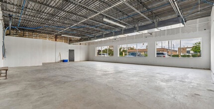 235 Belfield Rd, Toronto, ON à louer Photo de construction- Image 1 de 3