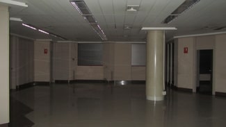 Plus de détails pour Multi-résidentiel à vendre