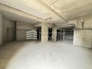 Retail in Saintry-sur-Seine for lease Interior Photo- Image 1 of 5