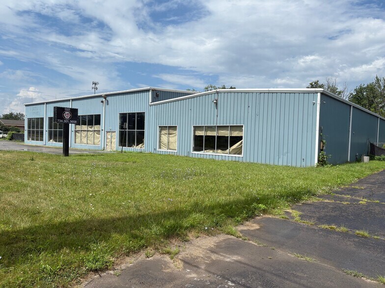 5522 W Jefferson Ave, Trenton, MI à louer - Photo du bâtiment - Image 2 de 7