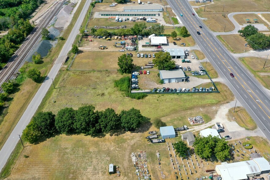 288B S Velasco st, Angleton, TX à vendre - Photo du bâtiment - Image 2 de 14