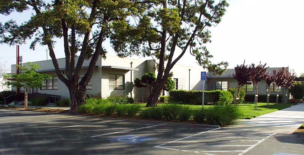 2125 Williams St, San Leandro, CA à louer - Photo du bâtiment - Image 2 de 2