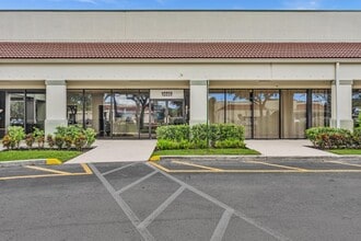 10299-10391 Royal Palm Blvd, Coral Springs, FL for lease Building Photo- Image 2 of 16