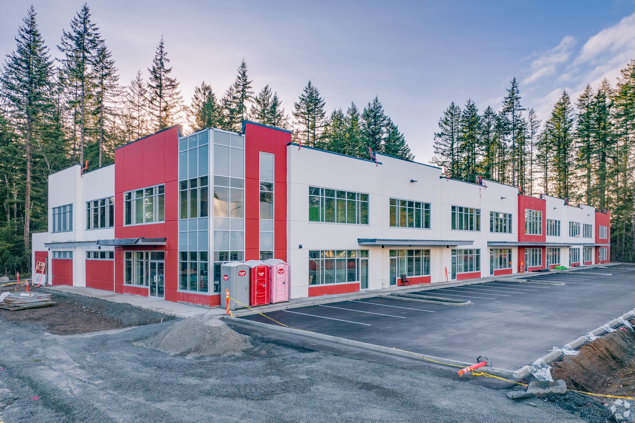 19476 34A Av, Surrey, BC for sale Primary Photo- Image 1 of 7