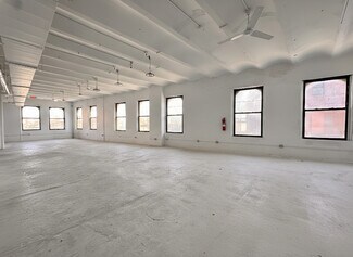 More details for 240 Meserole St, Brooklyn, NY - Flex for Lease