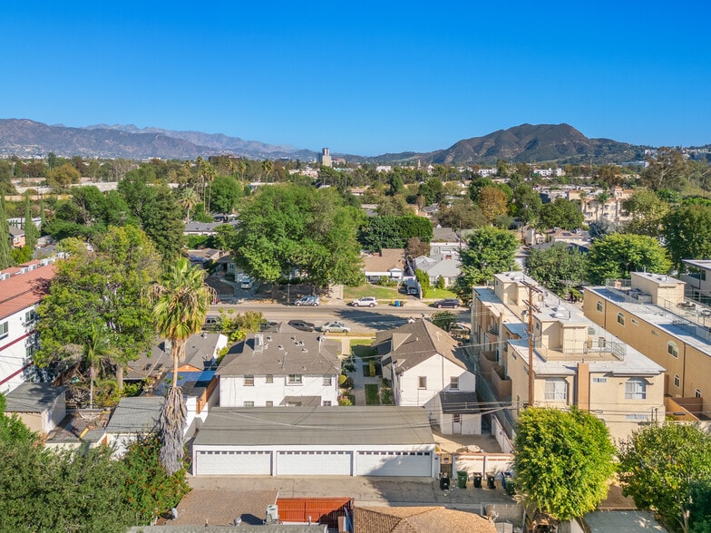 4441-45 Tujunga 4441-45 Tujunga ave, North Hollywood, CA for sale - Building Photo - Image 3 of 34
