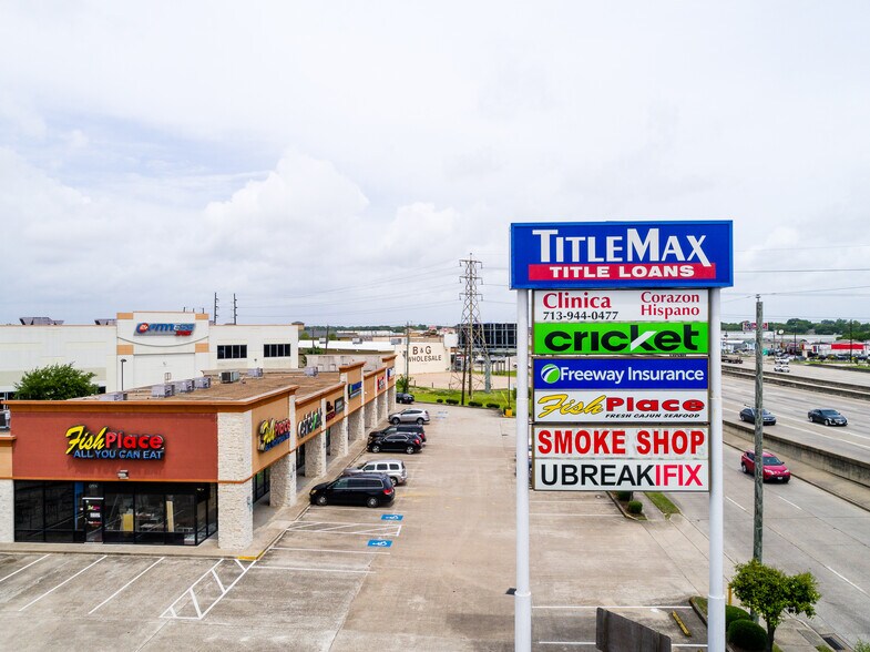 11550 Gulf Fwy, Houston, TX à louer - Photo du bâtiment - Image 3 de 8