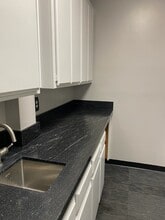 3434 Truxtun Ave, Bakersfield, CA for lease Interior Photo- Image 1 of 9