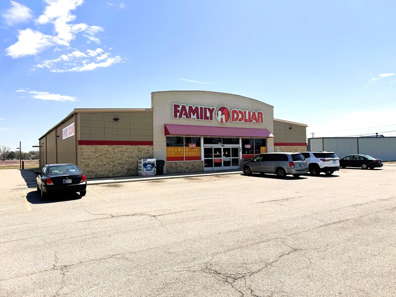 1155 Main St, Dunkirk, IN for lease - Primary Photo - Image 1 of 3