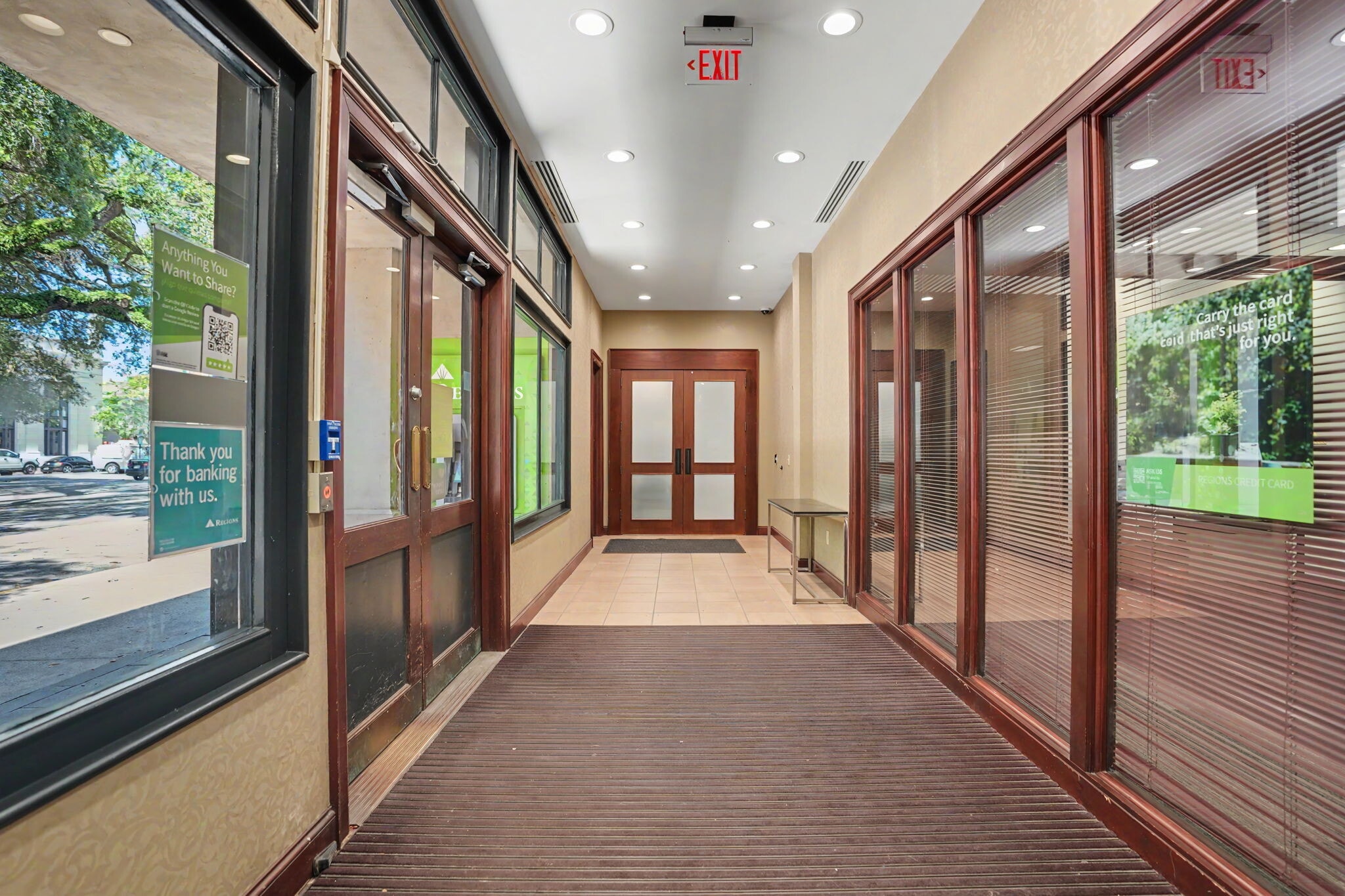 15 Bull St, Savannah, GA for lease Interior Photo- Image 1 of 9