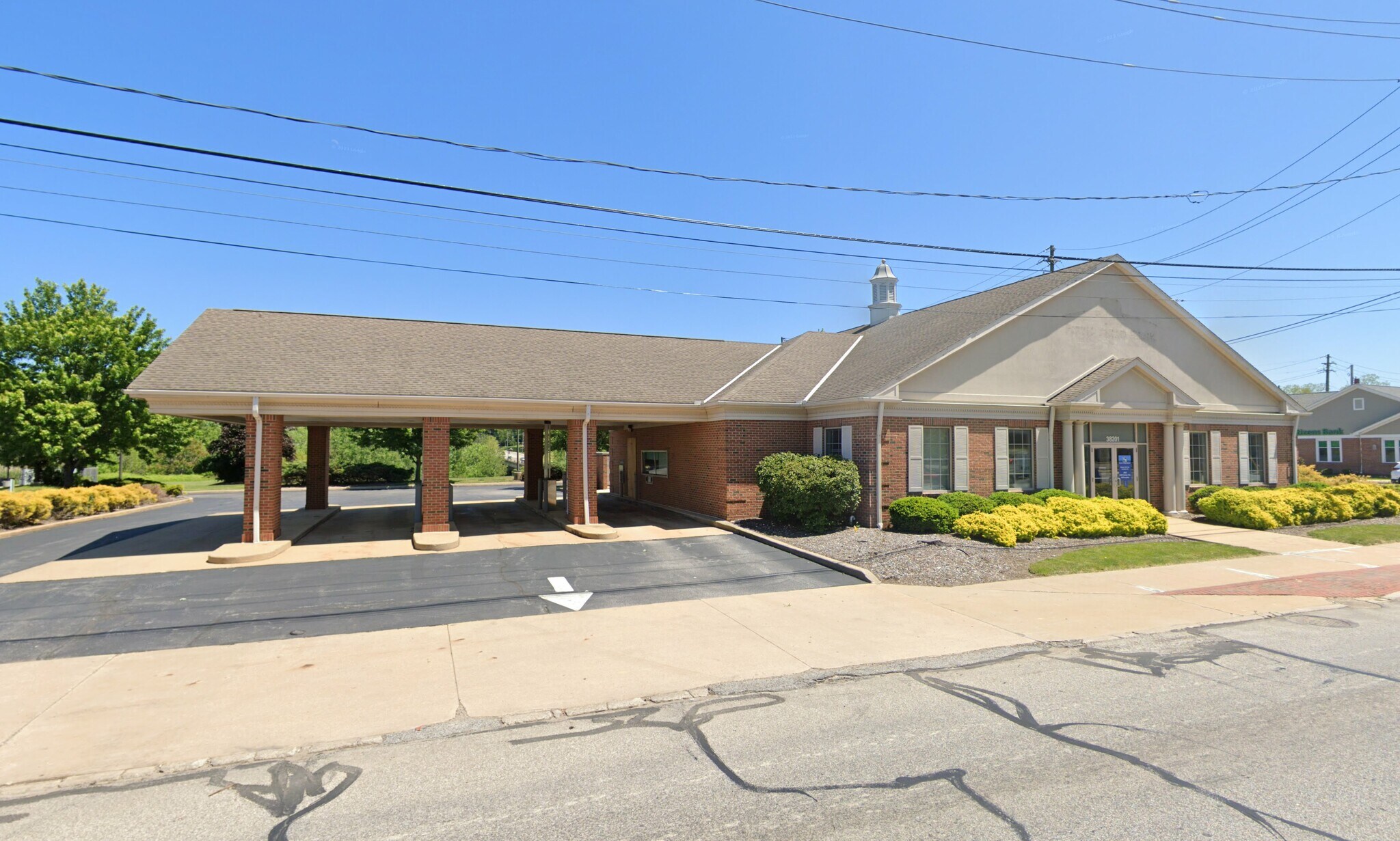 38201 Erie St, Willoughby, OH for lease Building Photo- Image 1 of 9