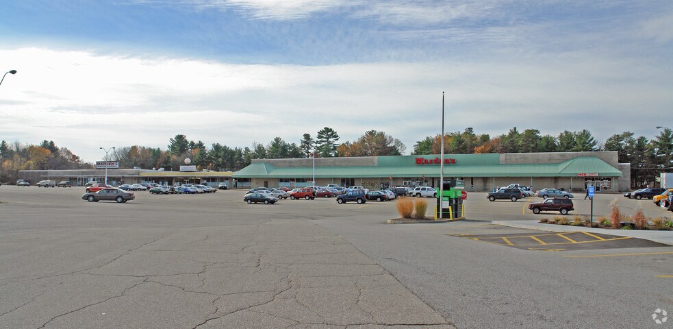 1247 Main St, Sanford, ME for lease - Primary Photo - Image 1 of 21