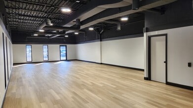 767 E Turkeyfoot Lake Rd, Akron, OH à louer Photo intérieure- Image 1 de 2