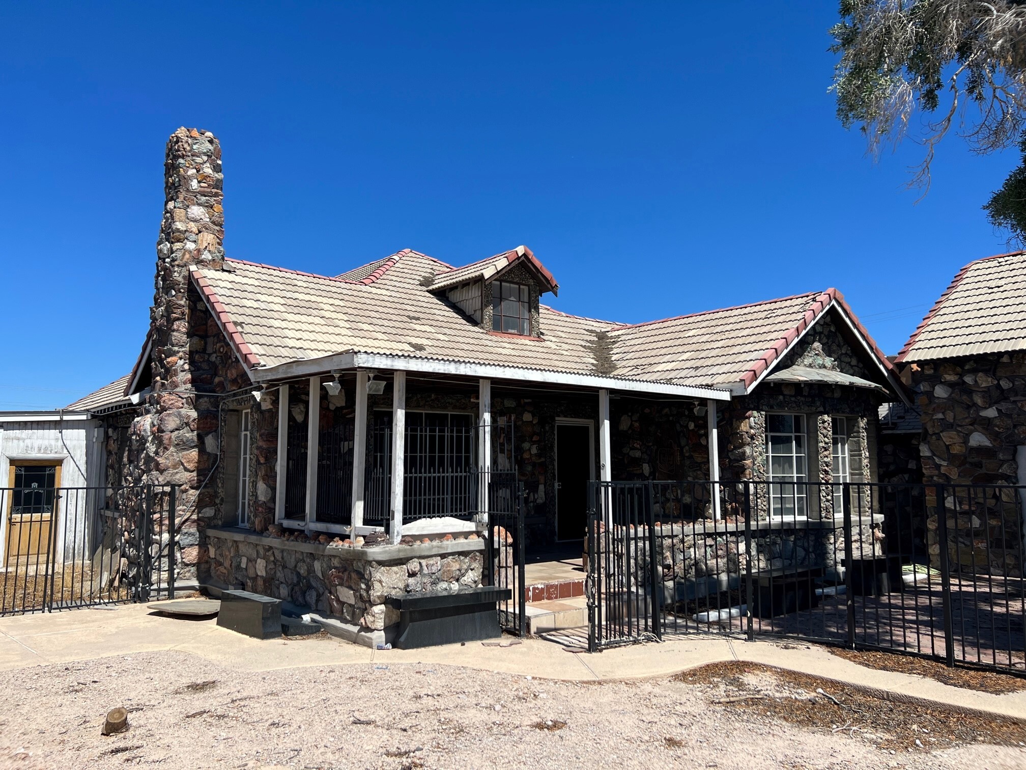 900 E Ogden Ave, Las Vegas, NV à vendre Photo du b timent- Image 1 de 10