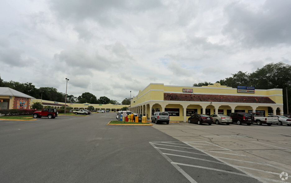 5016 Mission Sq, Zephyrhills, FL for sale - Primary Photo - Image 1 of 1