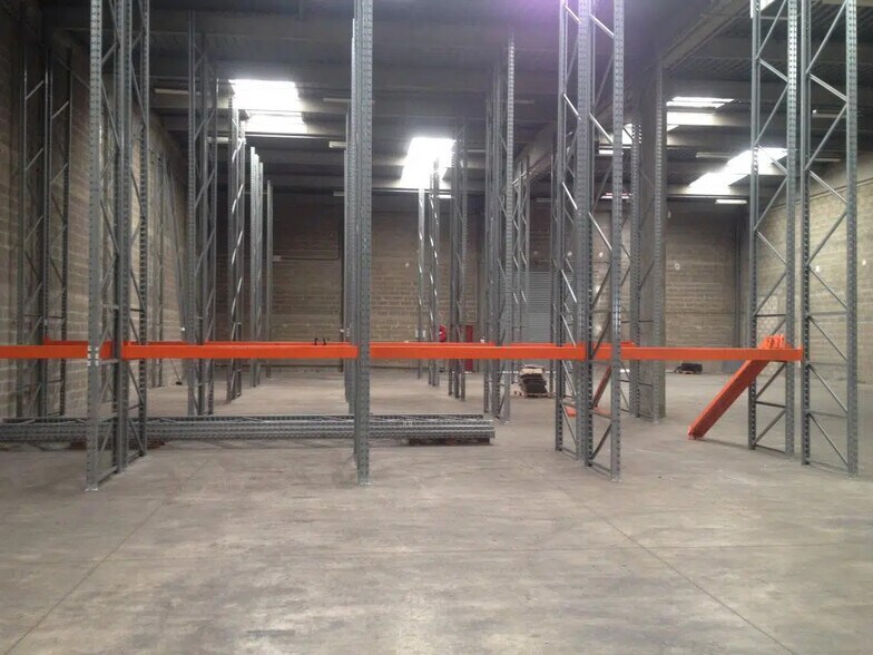 Industriel dans Goussainville à louer - Photo du bâtiment - Image 3 de 15