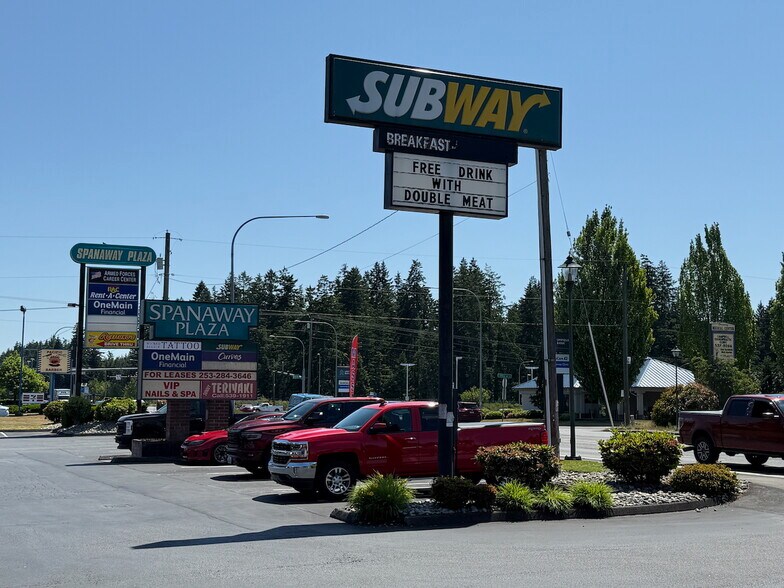 17415 Pacific Ave S, Spanaway, WA à louer - Photo du bâtiment - Image 3 de 5