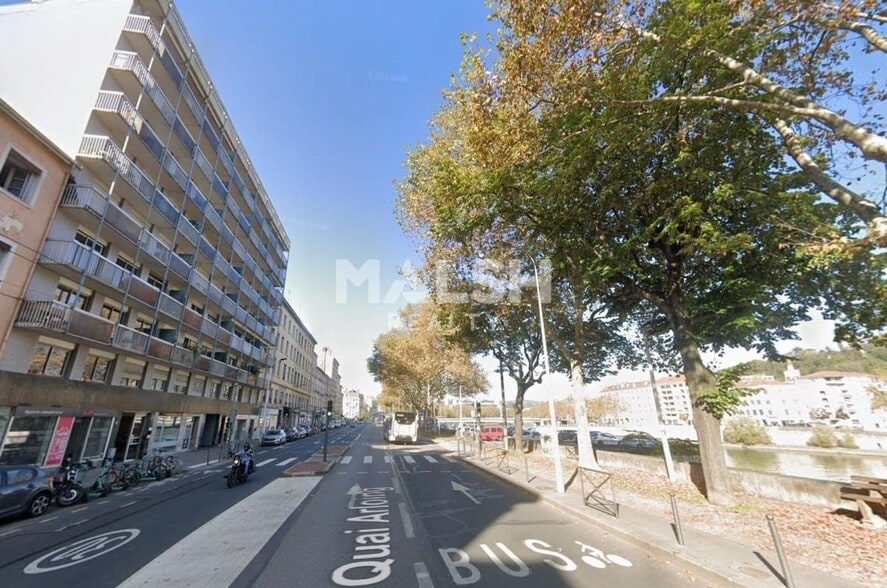 Retail in Lyon for lease - Building Photo - Image 3 of 3