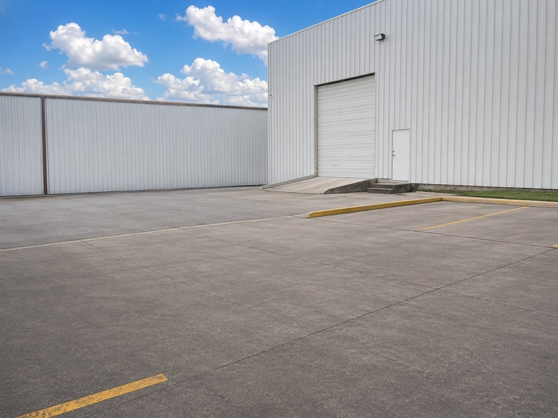 7031 Grand Blvd, Houston, TX à louer - Photo du bâtiment - Image 3 de 18