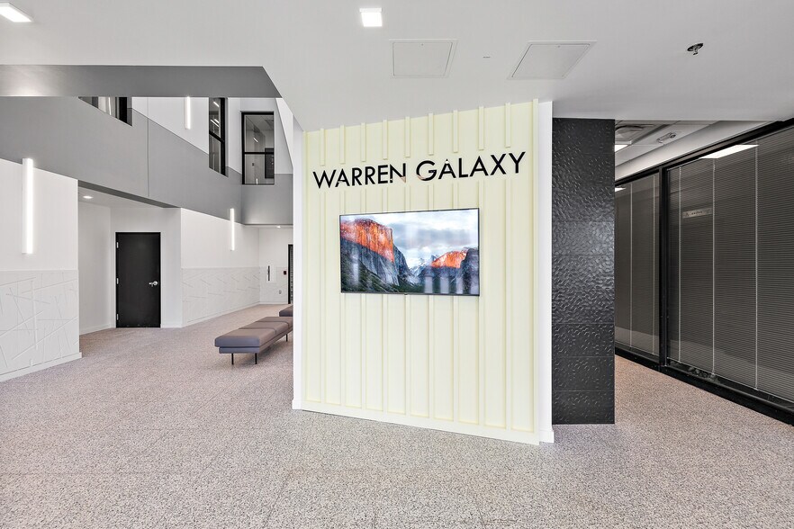 30800 Van Dyke Ave, Warren, MI à louer - Hall d’entrée - Image 3 de 10