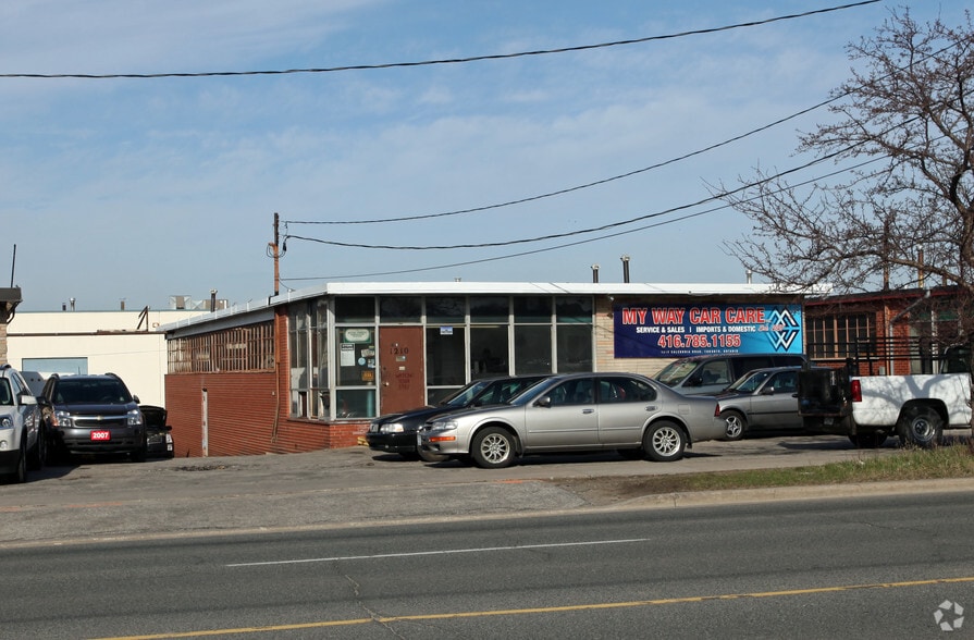 1210 Caledonia Rd, Toronto, ON for sale - Primary Photo - Image 1 of 2
