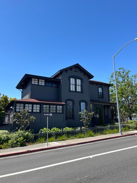 824 E St, San Rafael, CA à louer - Photo du bâtiment - Image 1 de 25