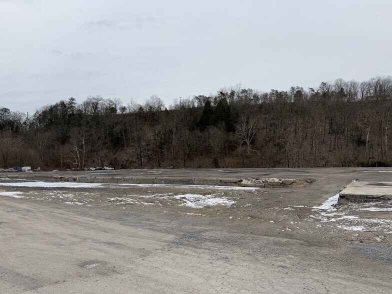 204 Baltic Dr, Weber City, VA à louer - Photo principale - Image 1 de 1