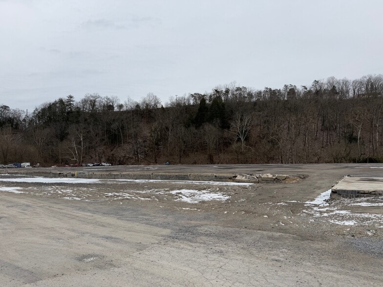 204 Baltic Dr, Weber City, VA for lease - Primary Photo - Image 1 of 1