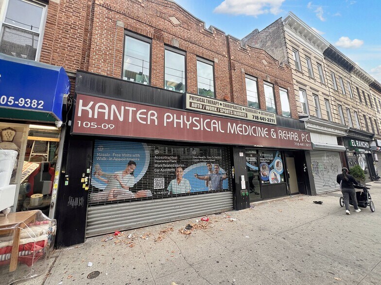 105-09 Jamaica Ave, Richmond Hill, NY à vendre - Photo du bâtiment - Image 3 de 10