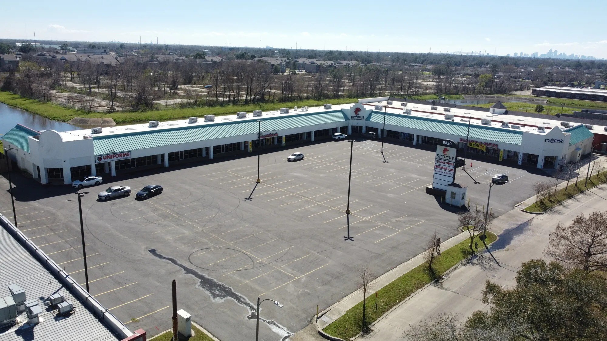 9820 Lake Forest Blvd, New Orleans, LA for lease Building Photo- Image 1 of 6
