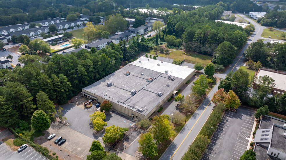 1300 Cobb Industrial Dr, Marietta, GA à vendre - Photo du bâtiment - Image 2 de 9