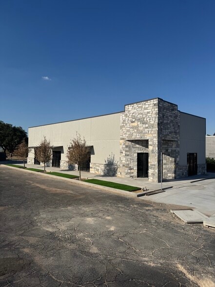 2141 E 8th St, Odessa, TX for lease - Building Photo - Image 1 of 4