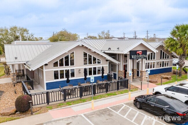 More details for 888 W Bay Area Blvd, Webster, TX - Retail for Sale