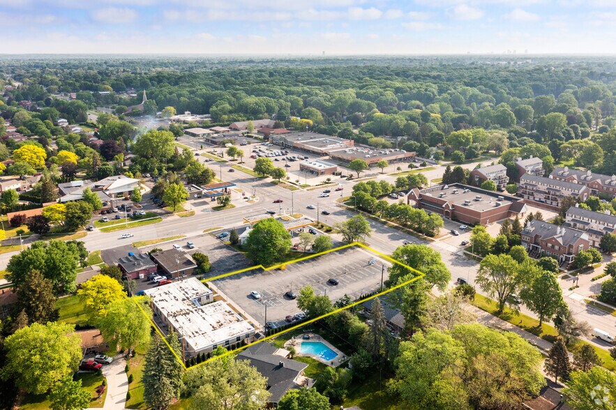 16975-16991 Farmington Rd, Livonia, MI à louer - Aérien - Image 2 de 32